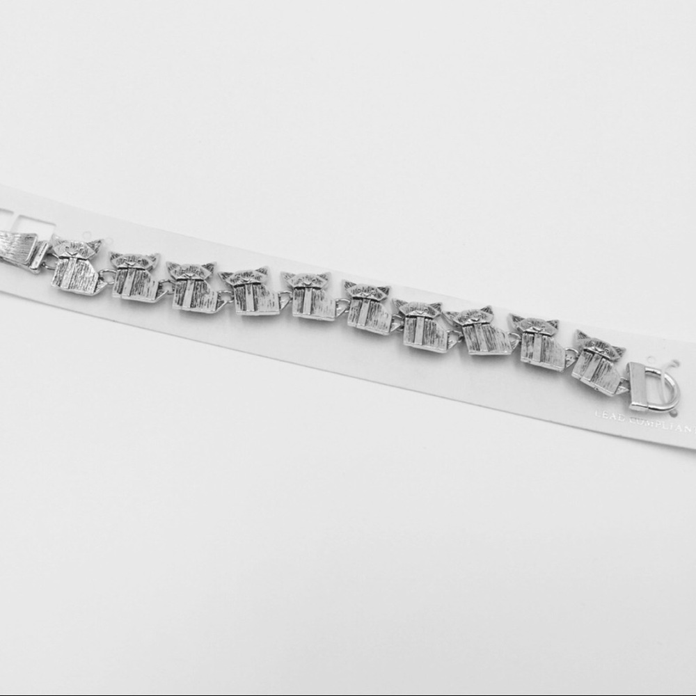 🎁 Cute Cat Bracelet NWT Color Silver - Picture 3 of 5